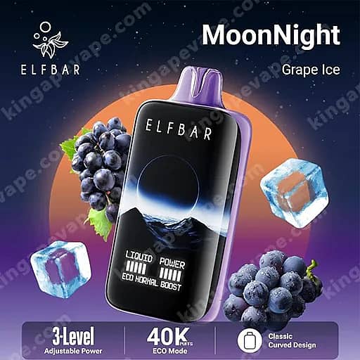 Une image promotionnelle pour le vape jetable Elfbar Moonnight Grape Ice, doté d'un dispositif incurvé noir avec un embout violet, entouré de raisins et de glaçons sur un fond de nuit étoilée.
