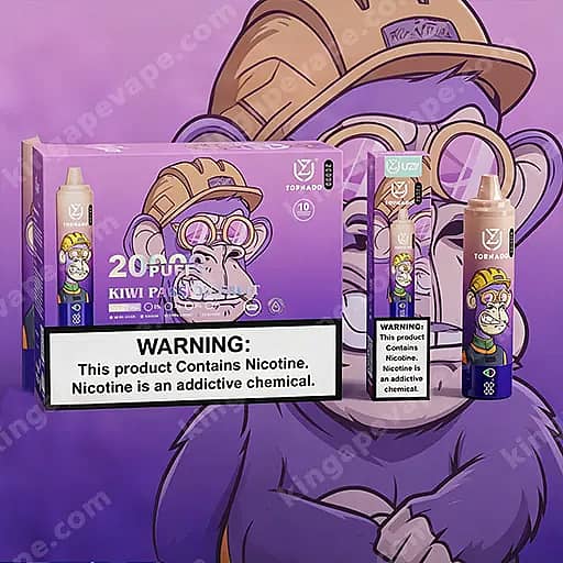 En lila gorilla tecknad film bär glasögon och en brun hjälm står bakom lila vape förpackningar och engångsapparater; .
