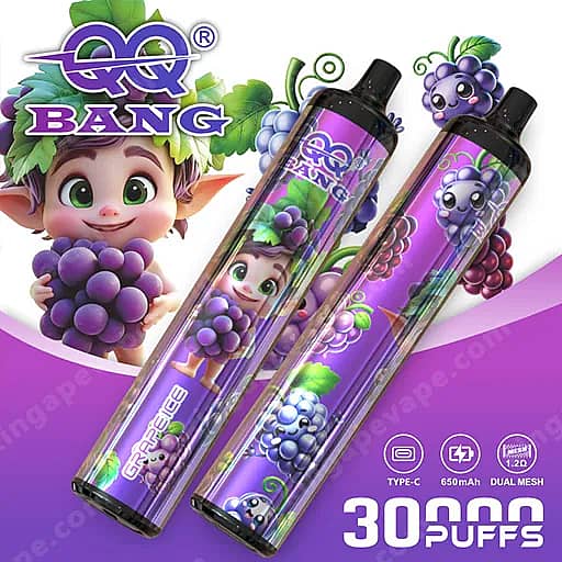 Zwei Bang-Einweg-Vape-Pens mit Traubengeschmack und Cartoon-Traubenfiguren auf den Etiketten, vor einem violetten Hintergrund.